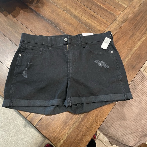 Old Navy Boyfriend Shorts - Women’s - Picture 2 of 3
